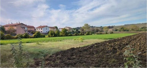 terreno edificabile in vendita a Mondolfo in zona Marotta