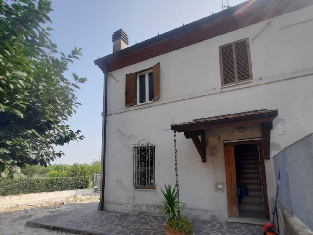 casa indipendente in vendita a Mondolfo