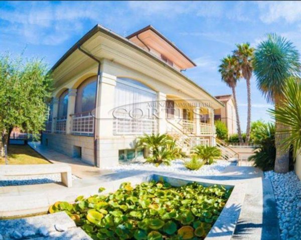 casa indipendente in vendita a Mondolfo in zona Marotta