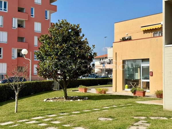 appartamento in vendita a Mondolfo in zona Marotta