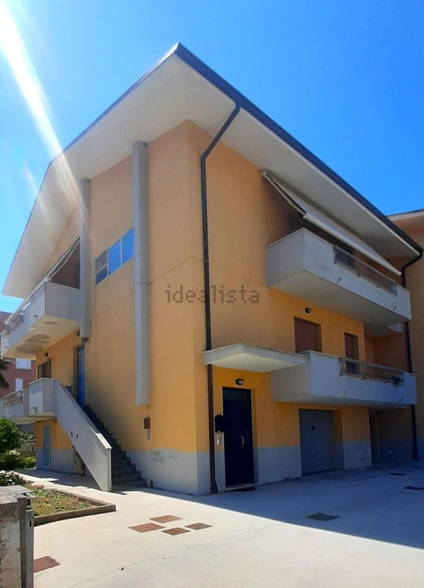 appartamento in vendita a Mondolfo in zona Marotta