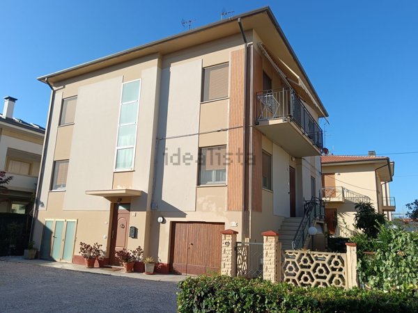 appartamento in vendita a Mondolfo in zona Marotta