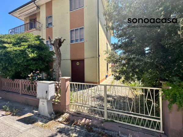 appartamento in vendita a Mondolfo in zona Marotta