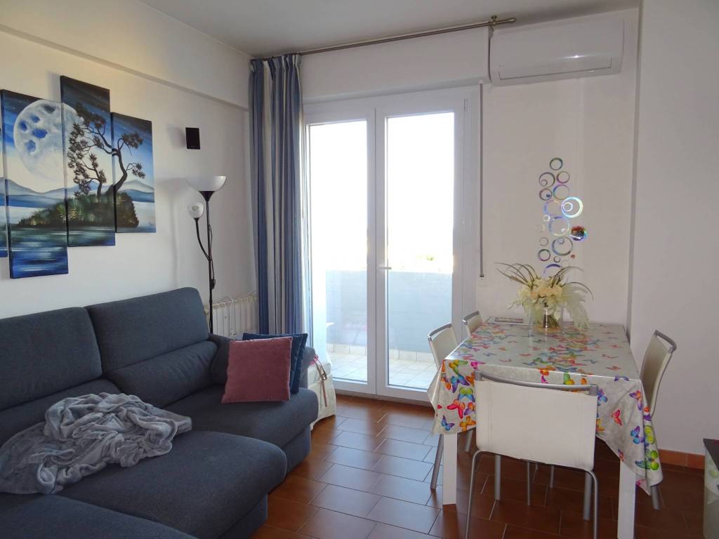 appartamento in vendita a Mondolfo in zona Marotta