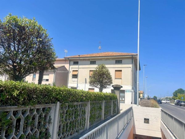 appartamento in vendita a Mondolfo in zona Marotta