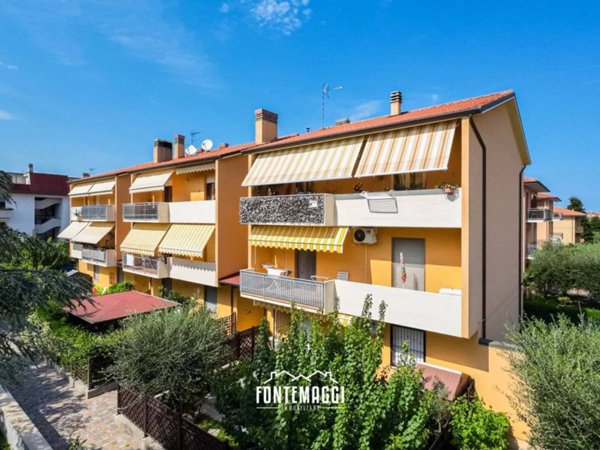 appartamento in vendita a Mondolfo in zona Marotta