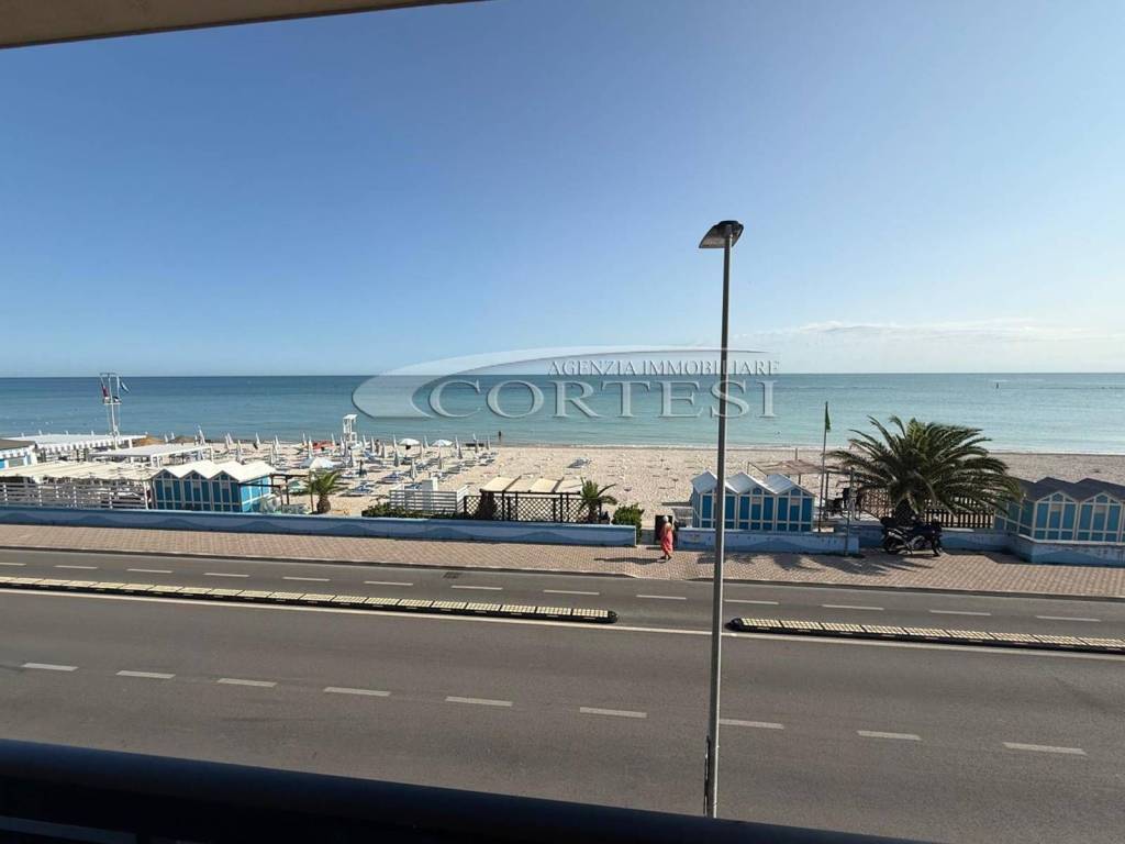 appartamento in vendita a Mondolfo in zona Marotta