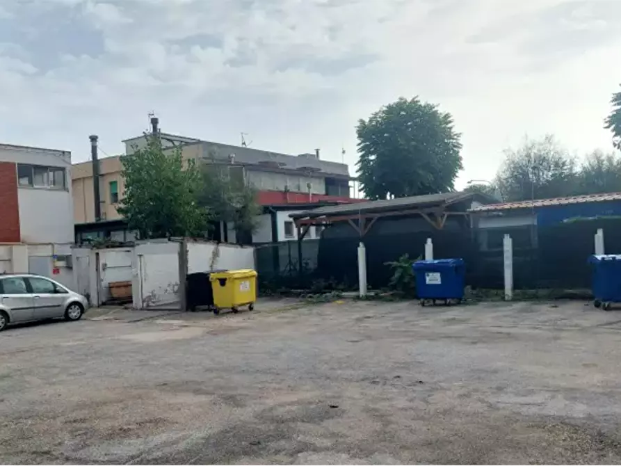 locale di sgombero in vendita a Mondolfo in zona Marotta