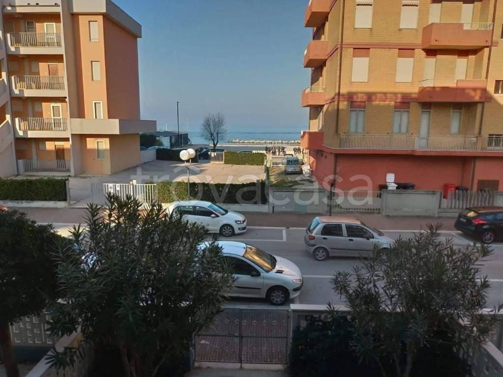 appartamento in vendita a Mondolfo in zona Marotta