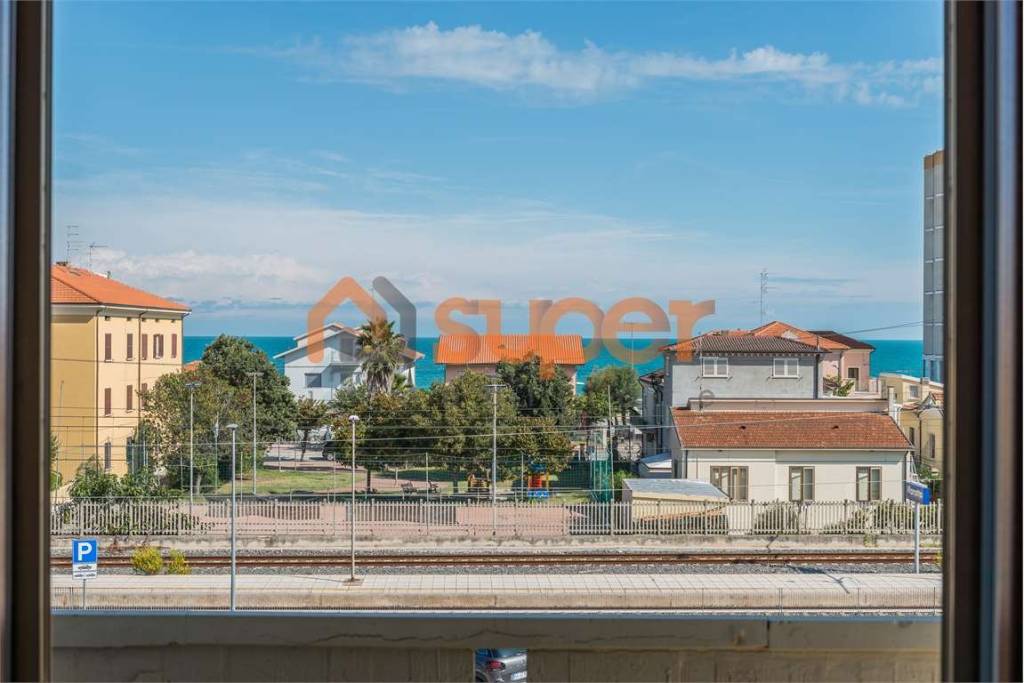 appartamento in vendita a Mondolfo in zona Marotta