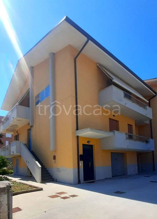 appartamento in vendita a Mondolfo in zona Marotta