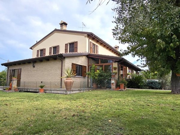 casa indipendente in vendita a Mondolfo