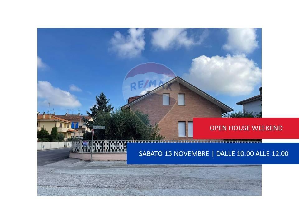 casa indipendente in vendita a Mondolfo in zona Marotta