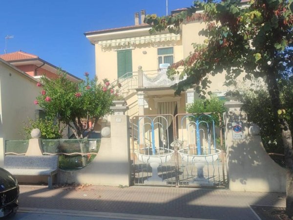 appartamento in vendita a Mondolfo in zona Marotta