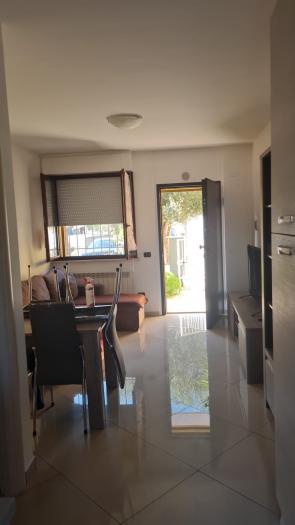 appartamento in vendita a Mondolfo in zona Marotta