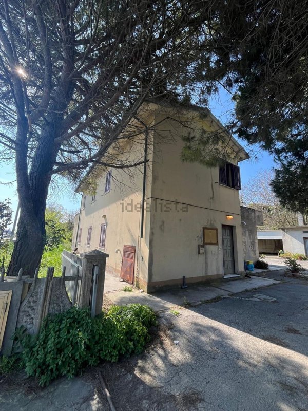 casa indipendente in vendita a Mondolfo in zona Marotta