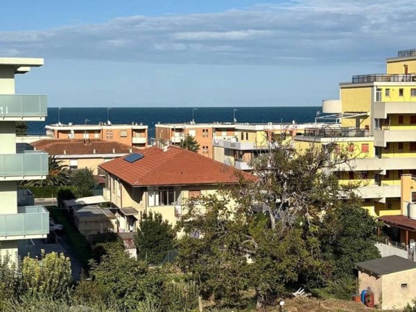 appartamento in vendita a Mondolfo in zona Marotta