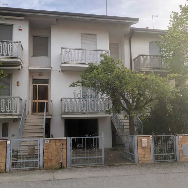 casa indipendente in vendita a Mondolfo