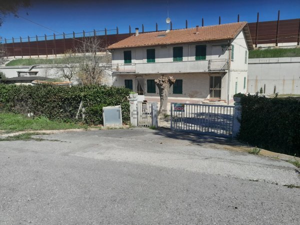 appartamento in vendita a Mondolfo in zona Marotta