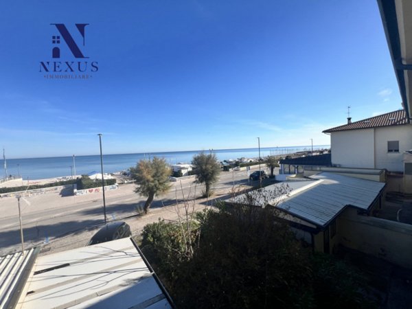 appartamento in vendita a Mondolfo in zona Marotta