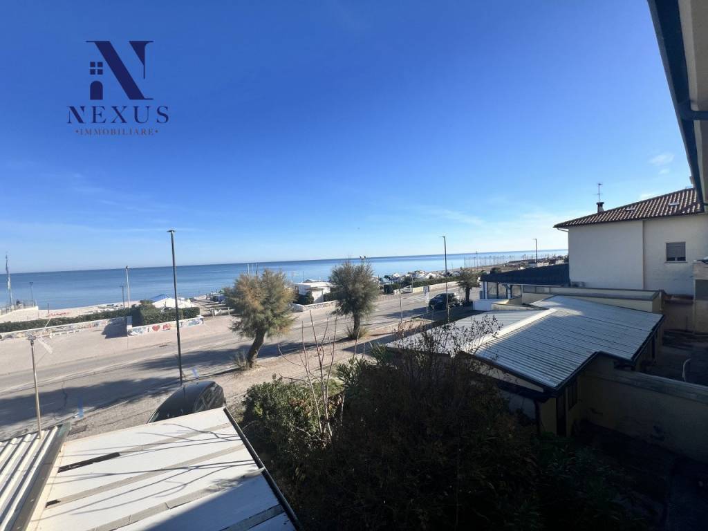 appartamento in vendita a Mondolfo in zona Marotta