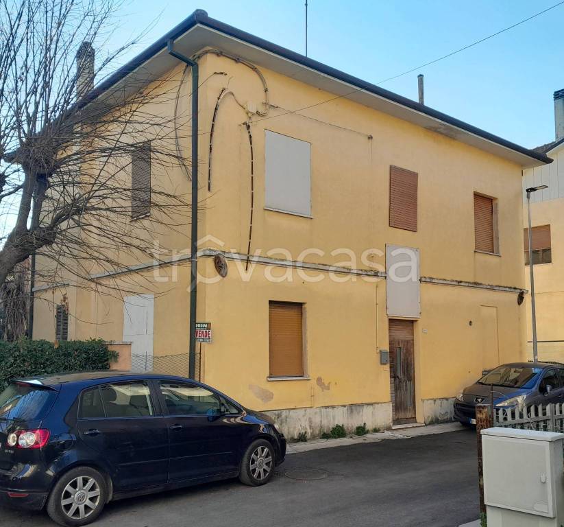 casa indipendente in vendita a Mondolfo in zona Marotta