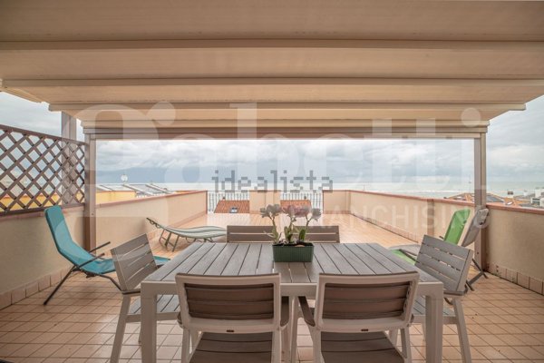 appartamento in vendita a Mondolfo in zona Marotta