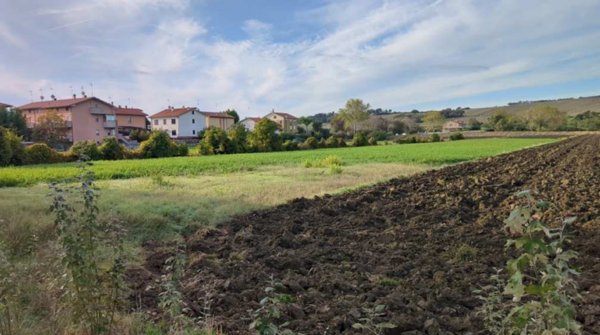 terreno edificabile in vendita a Mondolfo in zona Marotta