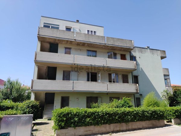 appartamento in vendita a Mondolfo in zona Marotta