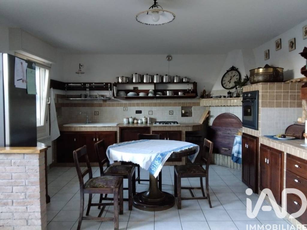 casa indipendente in vendita a Mondolfo in zona Marotta