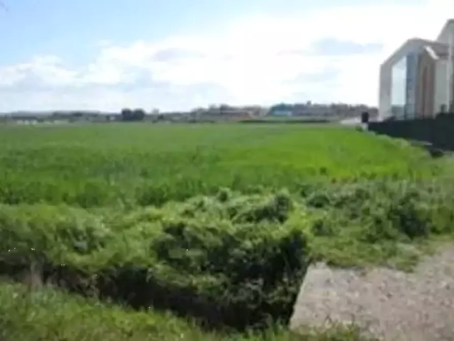 terreno edificabile in vendita a Mondolfo in zona Marotta