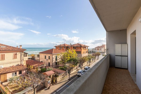 appartamento in vendita a Mondolfo in zona Marotta