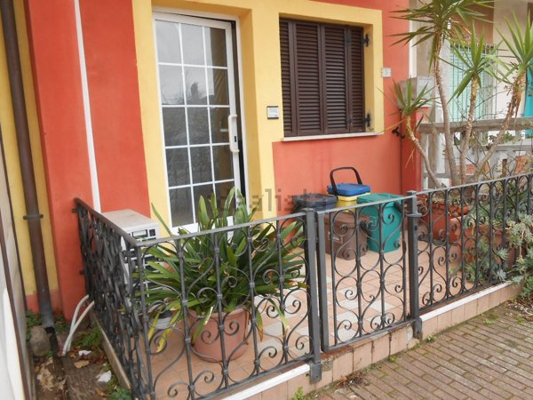 appartamento in vendita a Mondolfo in zona Marotta