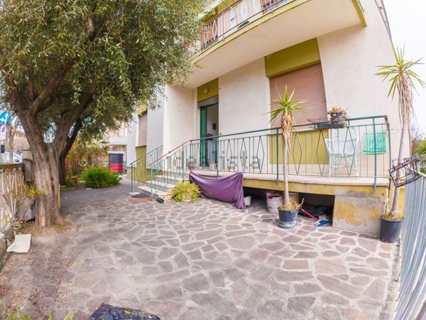 appartamento in vendita a Mondolfo in zona Marotta