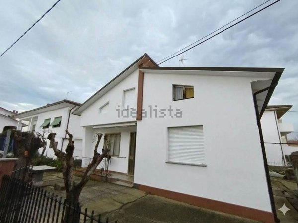 casa indipendente in vendita a Mondolfo in zona Marotta