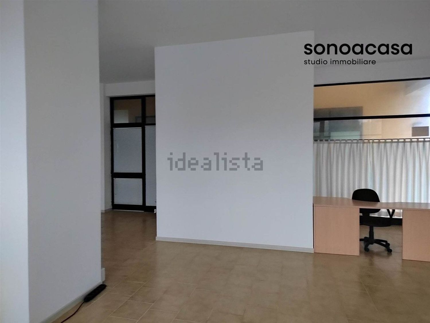 locale commerciale in vendita a Mondolfo in zona Marotta