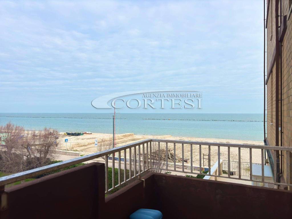 appartamento in vendita a Mondolfo in zona Marotta