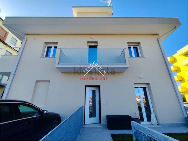 appartamento in vendita a Mondolfo in zona Marotta