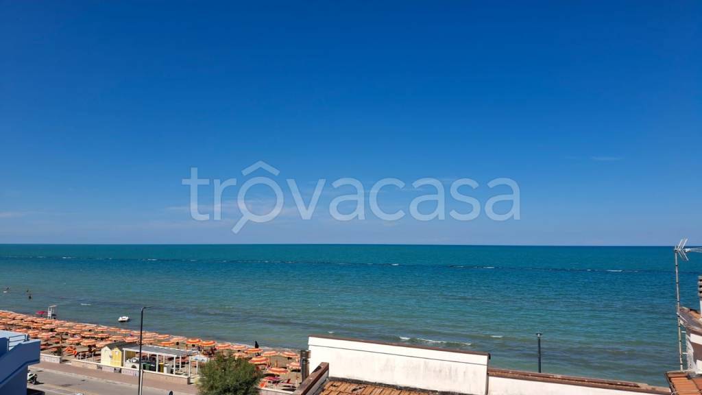 appartamento in vendita a Mondolfo in zona Marotta