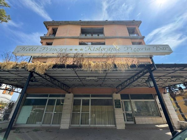 negozio in vendita a Mondolfo