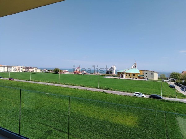 appartamento in vendita a Mondolfo in zona Marotta