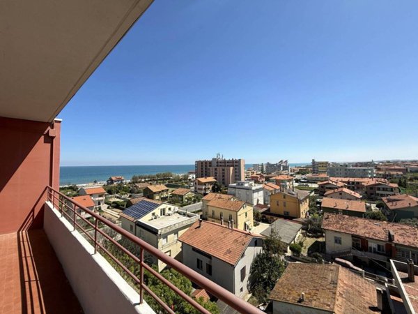 appartamento in vendita a Mondolfo in zona Marotta