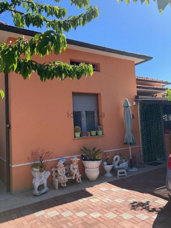 casa indipendente in vendita a Mondolfo in zona Marotta