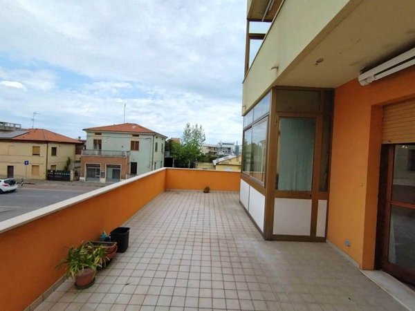 appartamento in vendita a Mondolfo in zona Marotta