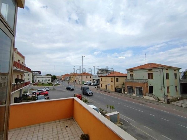 appartamento in vendita a Mondolfo in zona Marotta