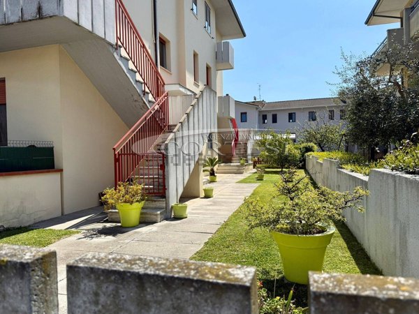 appartamento in vendita a Mondolfo in zona Marotta