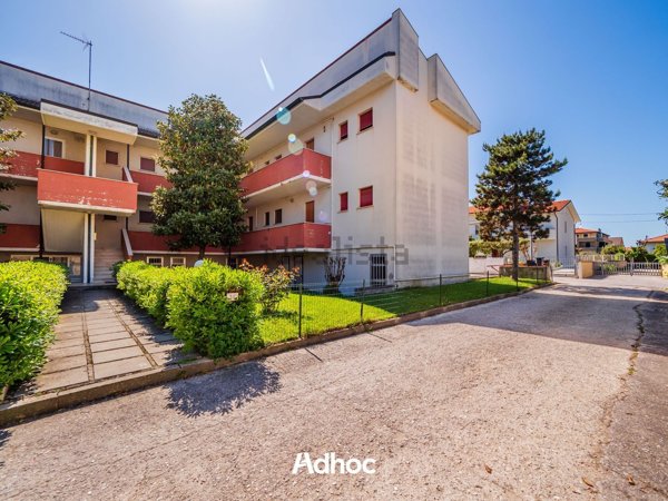 appartamento in vendita a Mondolfo in zona Marotta