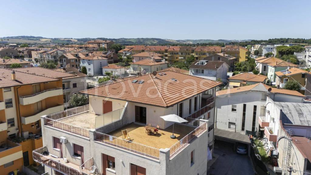appartamento in vendita a Mondolfo in zona Marotta