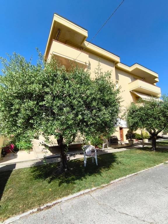 appartamento in vendita a Mondolfo in zona Marotta