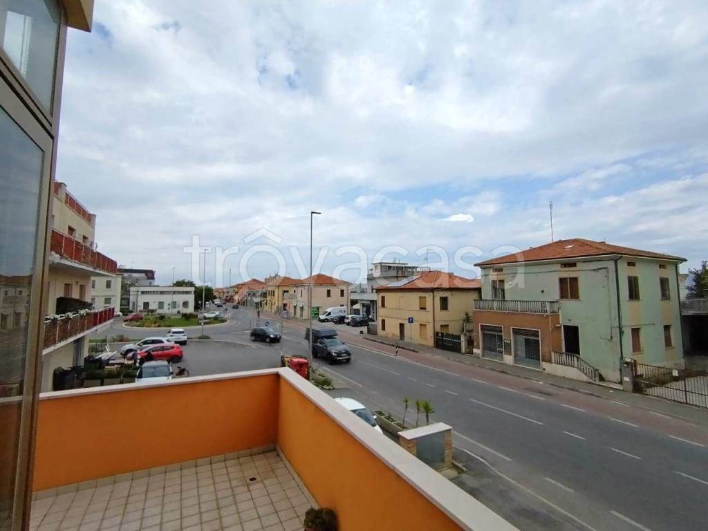 appartamento in vendita a Mondolfo in zona Marotta
